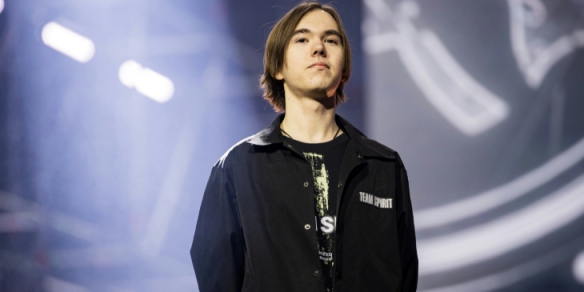 RNG群访 Ming：自己今天发挥不太好 感谢队友教练表现和BP得更好